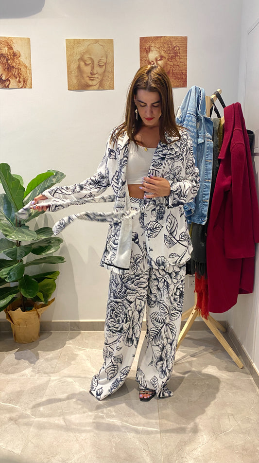 Ασπρόμαυρη παντελόνα με λουλούδια