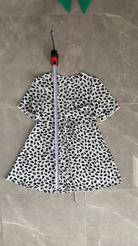 Λευκό πουά φόρεμα