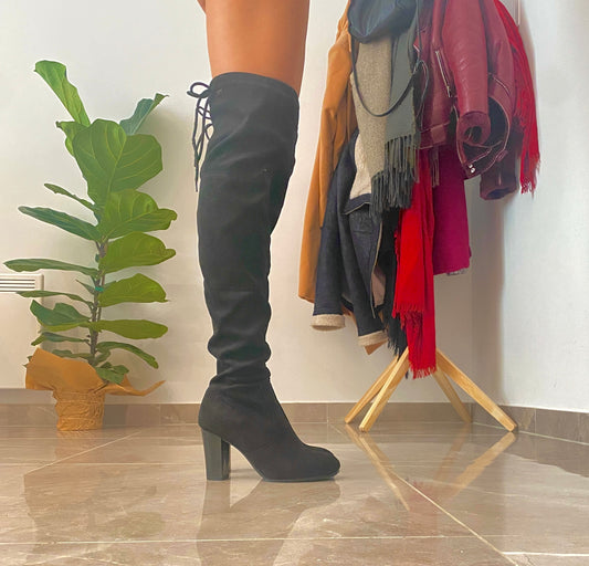 Μαύρες μπότες