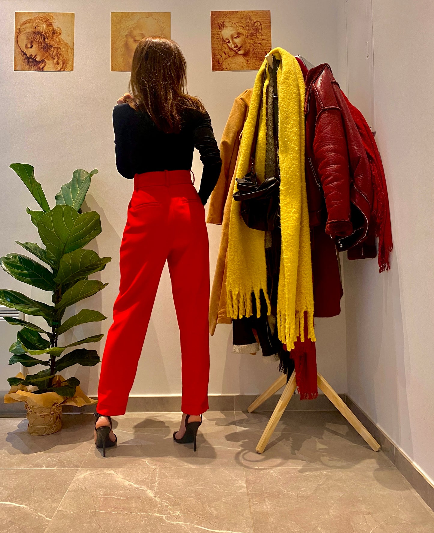 Μαύρο βελούδινο κορμάκι