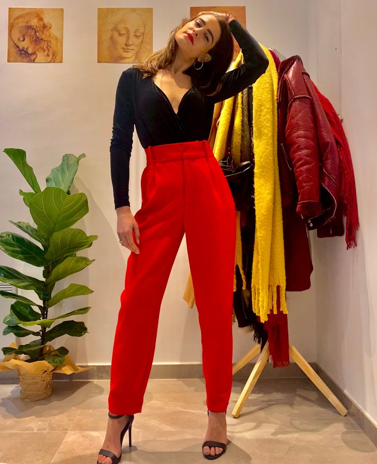 Μαύρο βελούδινο κορμάκι