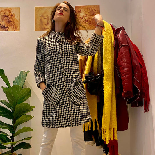 Ασπρόμαυρο παλτό