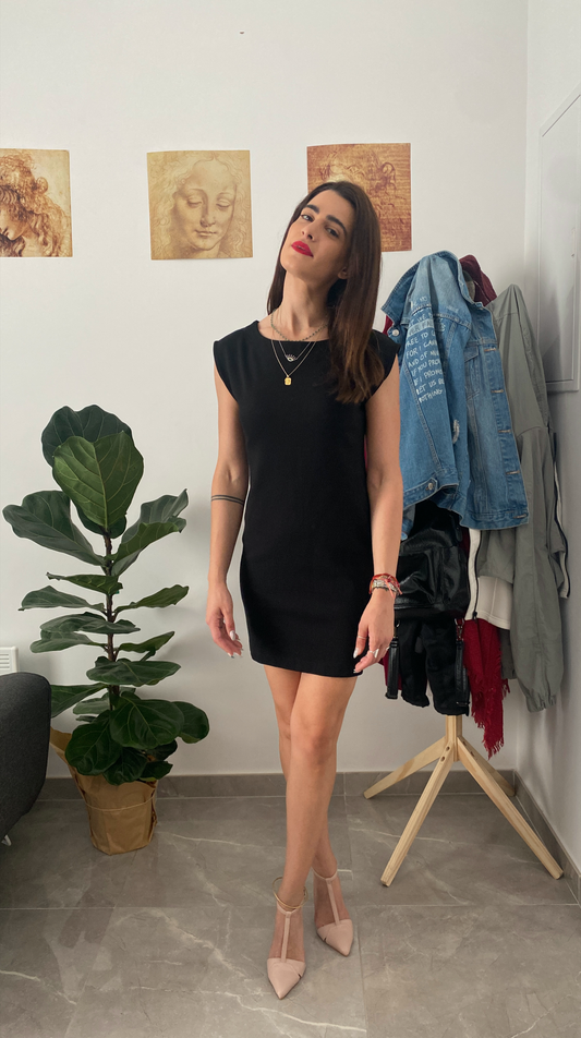 Μαύρο φόρεμα