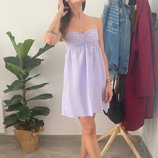 Αμάνικο μοβ φόρεμα