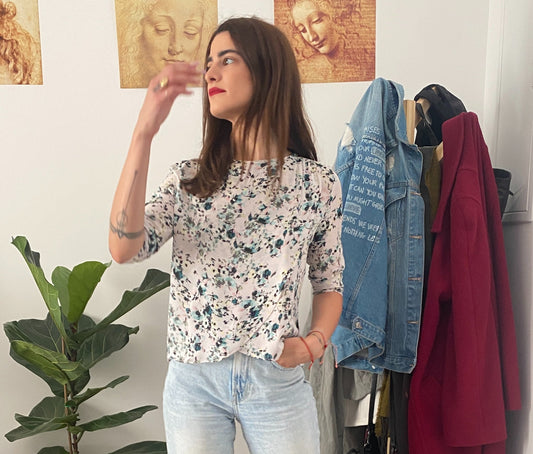 Φλοράλ μπλούζα